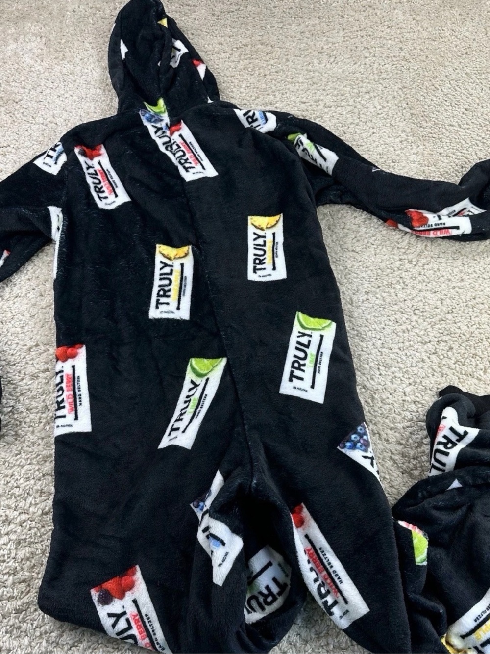TRULY Black and White Plush Fleece One Piece Unisex Small
